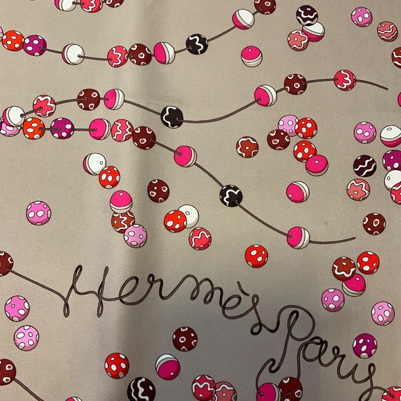 HERMES TAUPE / PINK MULTI DANCING PEARLS PRINT SQUARE SILK TWILL SCARF - Picture 6 of 7